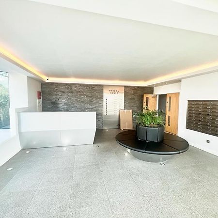 Beautiful 1 Bedroom Stylish Apartment Кройдон Екстер'єр фото
