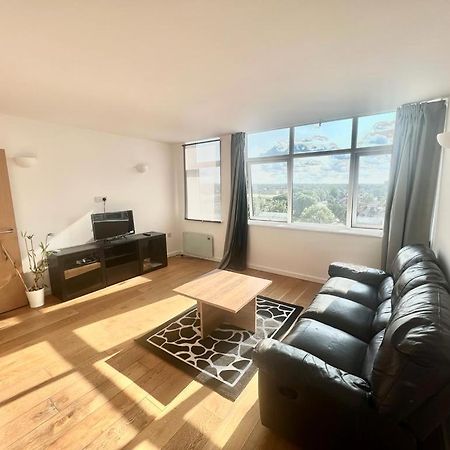 Beautiful 1 Bedroom Stylish Apartment Кройдон Екстер'єр фото